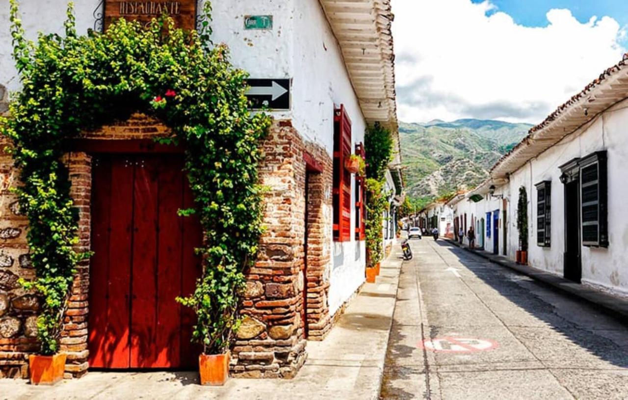 Hermoso Apartasol En Santafe De Antioquia.